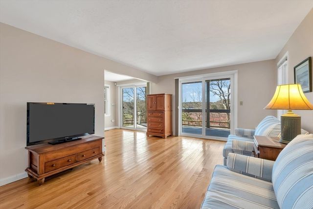 18 Gray Rocks West Rd, Falmouth, MA 02556