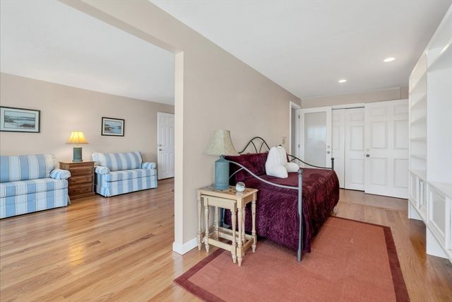 18 Gray Rocks West Rd, Falmouth, MA 02556