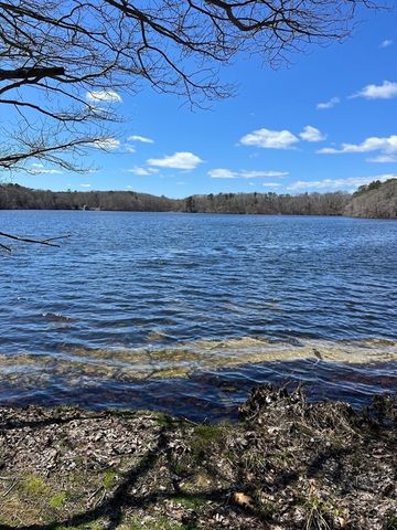 18 Gray Rocks West Rd, Falmouth, MA 02556