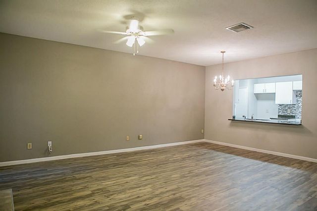 6000 Reims 4105, Houston, TX 77036