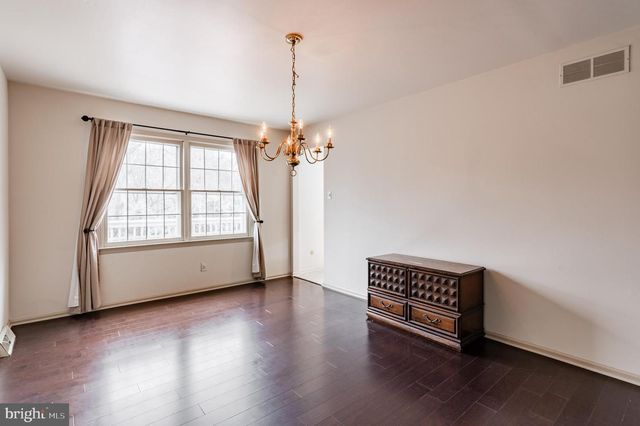 705 FALCON DR, Glenside, PA 19038