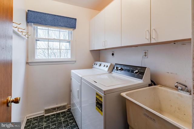 705 FALCON DR, Glenside, PA 19038