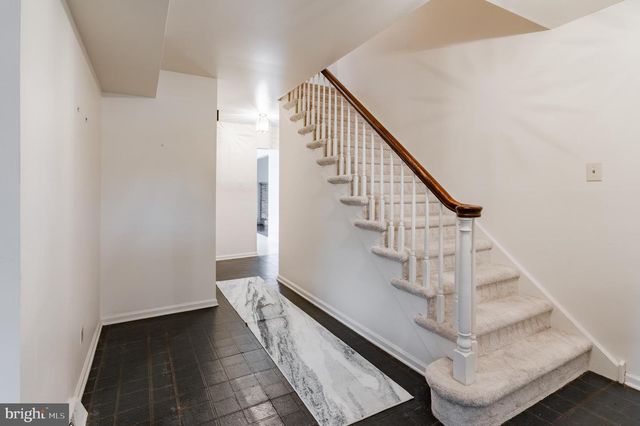 705 FALCON DR, Glenside, PA 19038