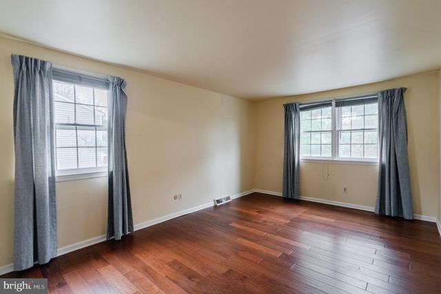 705 FALCON DR, Glenside, PA 19038