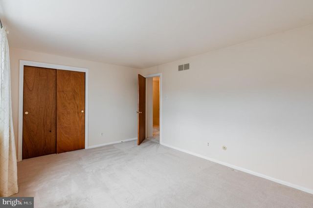 705 FALCON DR, Glenside, PA 19038