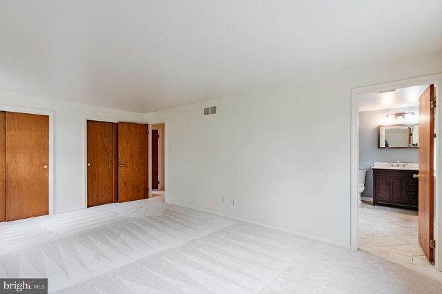 705 FALCON DR, Glenside, PA 19038