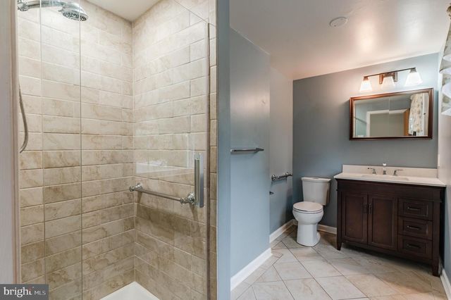 705 FALCON DR, Glenside, PA 19038