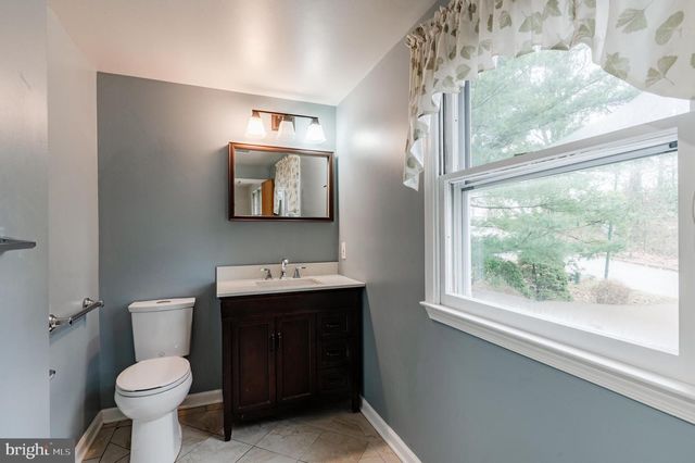 705 FALCON DR, Glenside, PA 19038