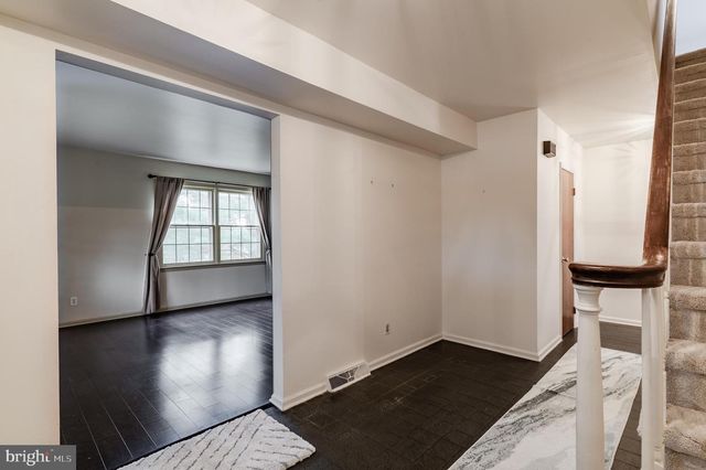 705 FALCON DR, Glenside, PA 19038