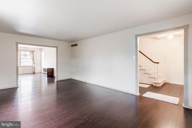 705 FALCON DR, Glenside, PA 19038