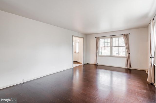 705 FALCON DR, Glenside, PA 19038