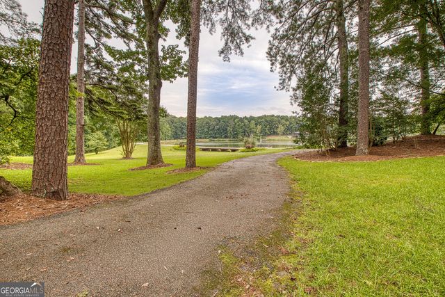 160 Sandy Lake Circle, Fayetteville, GA 30214