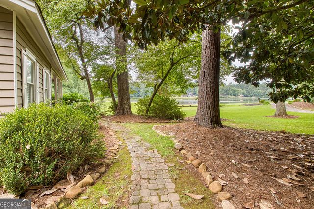 160 Sandy Lake Circle, Fayetteville, GA 30214