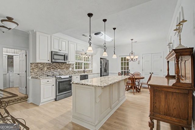 160 Sandy Lake Circle, Fayetteville, GA 30214