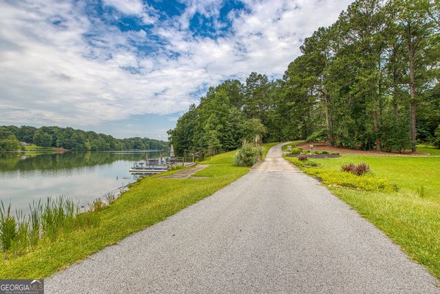 160 Sandy Lake Circle, Fayetteville, GA 30214