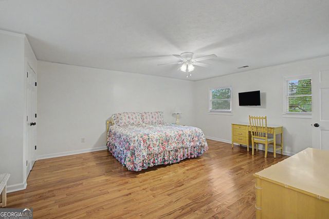160 Sandy Lake Circle, Fayetteville, GA 30214