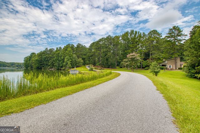 160 Sandy Lake Circle, Fayetteville, GA 30214