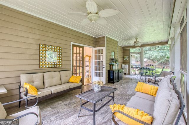 160 Sandy Lake Circle, Fayetteville, GA 30214