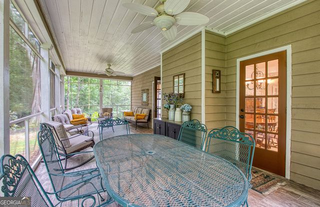 160 Sandy Lake Circle, Fayetteville, GA 30214