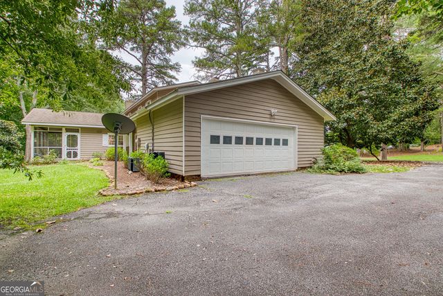 160 Sandy Lake Circle, Fayetteville, GA 30214