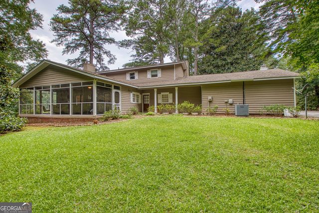 160 Sandy Lake Circle, Fayetteville, GA 30214