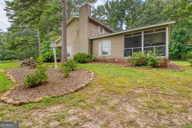 160 Sandy Lake Circle, Fayetteville, GA 30214