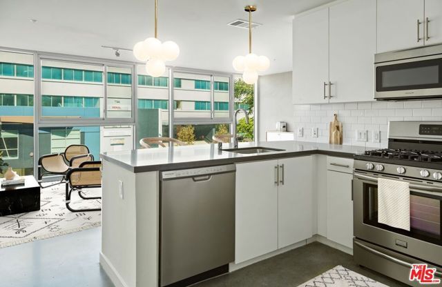 1120 W 6th Street 1754, Los Angeles, CA 90017