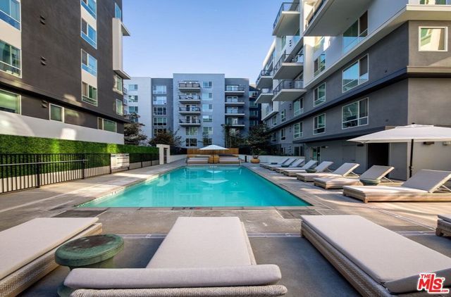 1120 W 6th Street 1754, Los Angeles, CA 90017