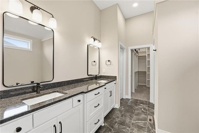 8216 NW 89th Terrace, Kansas City, MO 64153