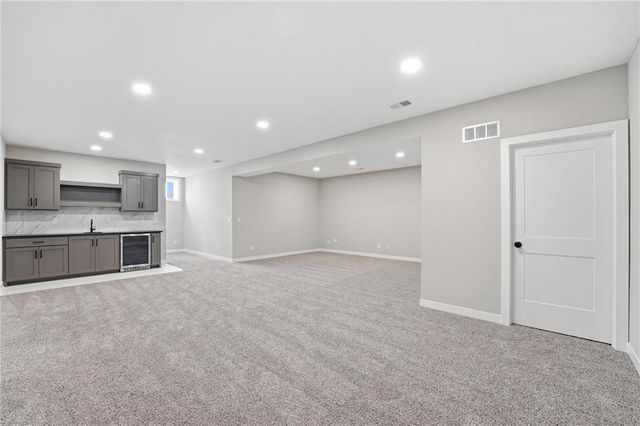 8216 NW 89th Terrace, Kansas City, MO 64153