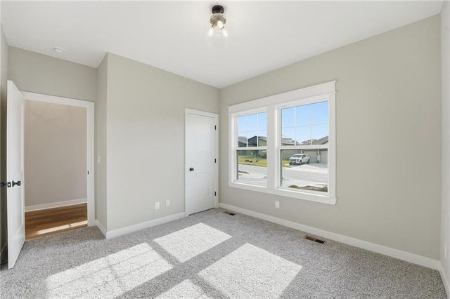 8216 NW 89th Terrace, Kansas City, MO 64153