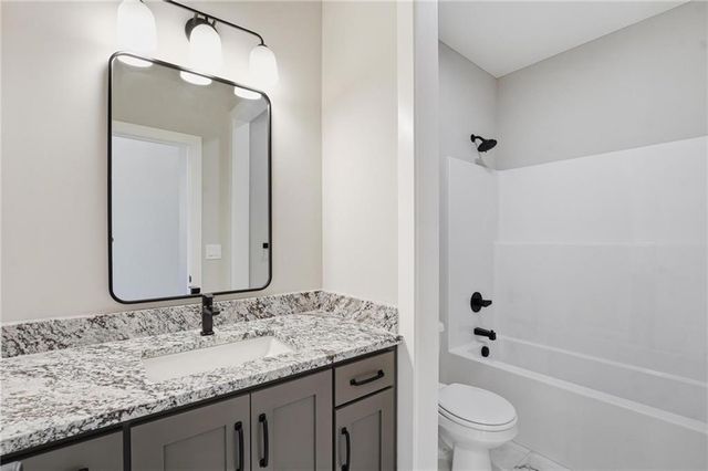 8216 NW 89th Terrace, Kansas City, MO 64153