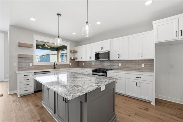 8216 NW 89th Terrace, Kansas City, MO 64153