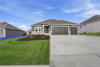 8216 NW 89th Terrace, Kansas City, MO 64153