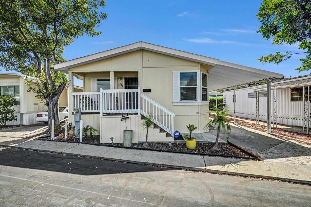 4922 1/2 Old Cliffs Rd., San Diego, CA 92120 — exterior