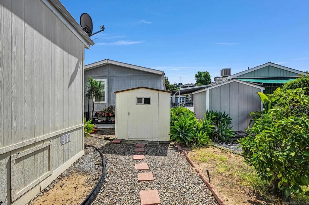 4922 1/2 Old Cliffs Rd., San Diego, CA 92120 — photo 4