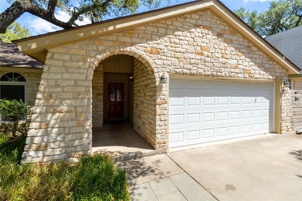 5839 Secrest DR, Austin, TX 78759