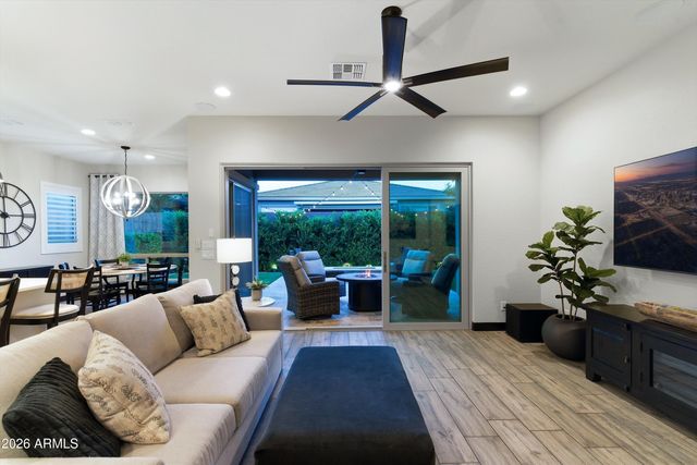 2826 E PIKE Street, Phoenix, AZ 85050