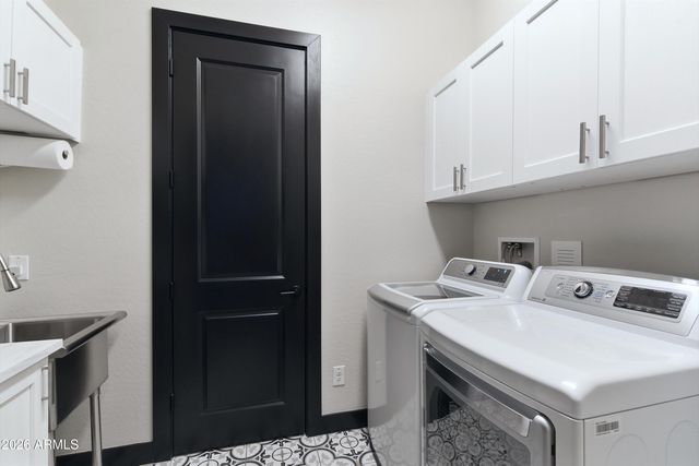 2826 E PIKE Street, Phoenix, AZ 85050