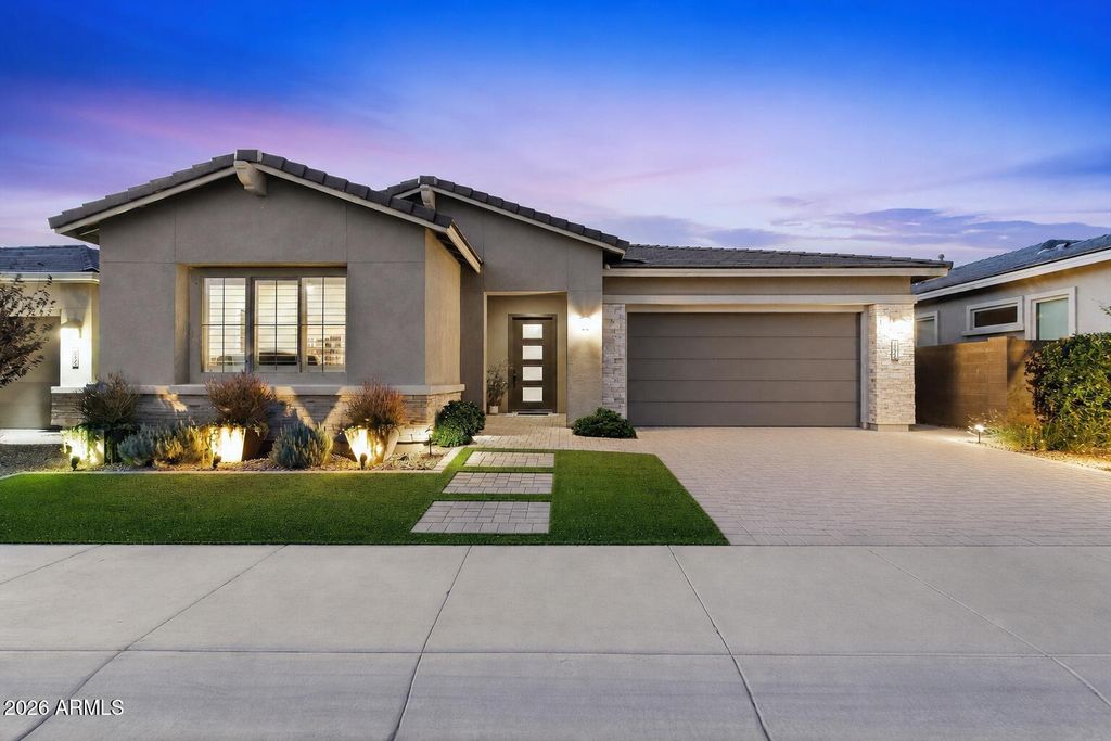 2826 E PIKE Street, Phoenix, AZ 85050