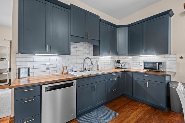 10093 Oklahoma Drive, Rogers, AR 72758