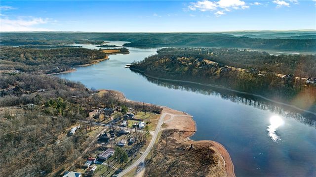 10093 Oklahoma Drive, Rogers, AR 72758