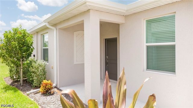 20601 Hazelnut CT, Lehigh Acres, FL 33936
