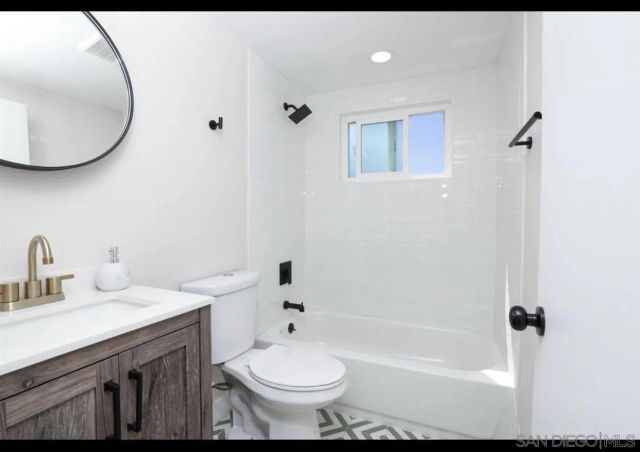 5710 Greycourt, San Diego, CA 92114