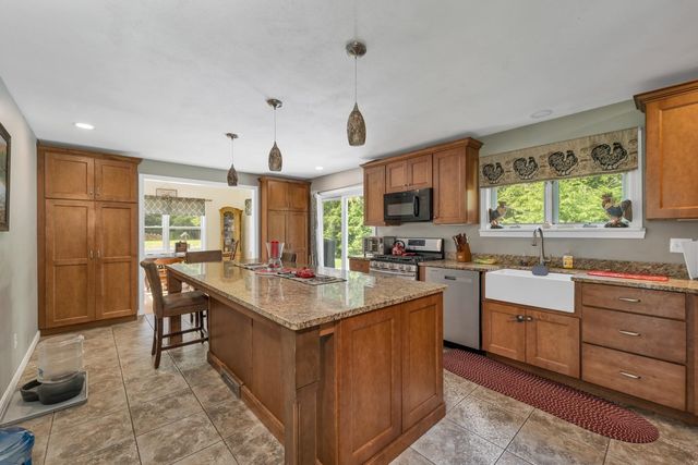 3 Holly Lane, Brookfield, NH 03872