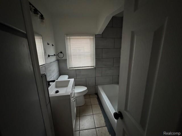 19400 Montrose, Detroit, MI 48235