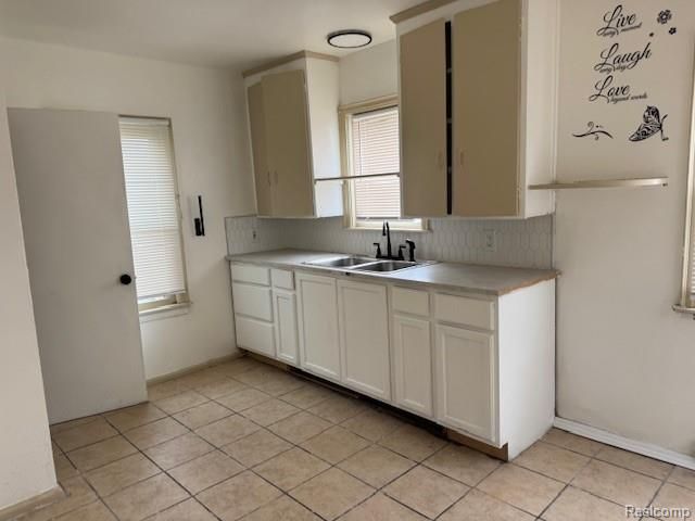 19400 Montrose, Detroit, MI 48235