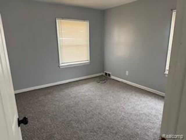 19400 Montrose, Detroit, MI 48235