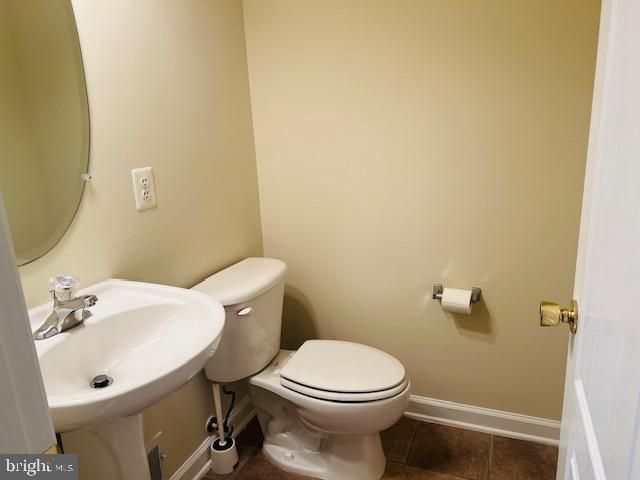 740 COLLINGTON CT, Woodbridge, VA 22191