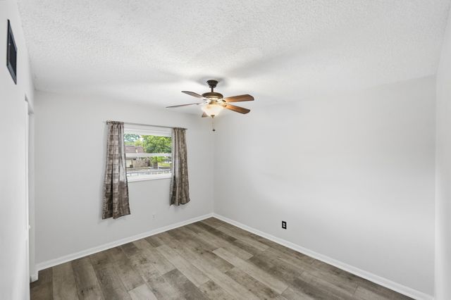 1166 6th Avenue B8, Vero Beach, FL 32960